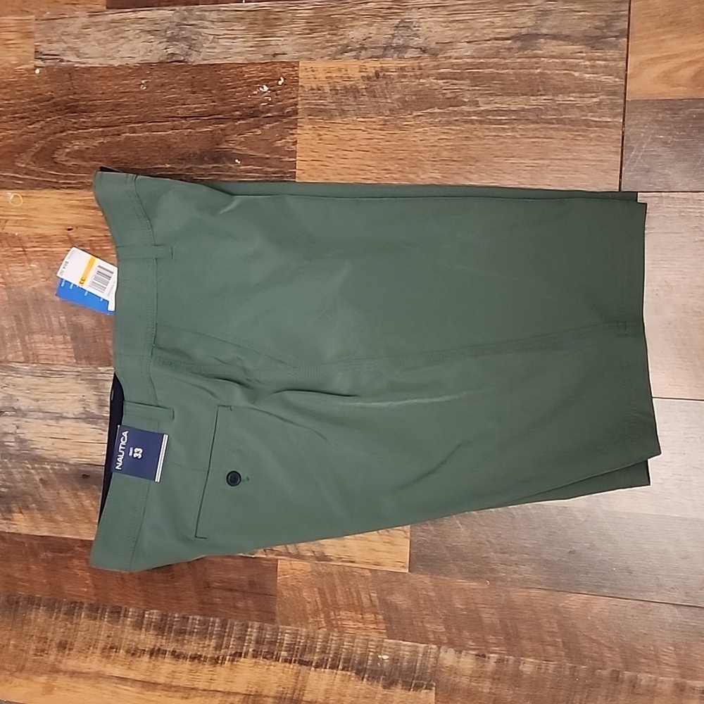 Nautica performance  green short  33 waist